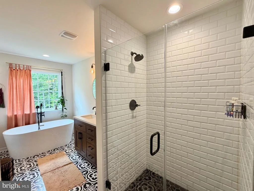 Photo of 9807 ROBERT E LEE DRIVE
