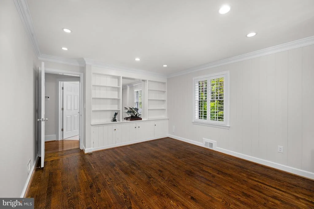 Photo of 8015 GLENDALE ROAD