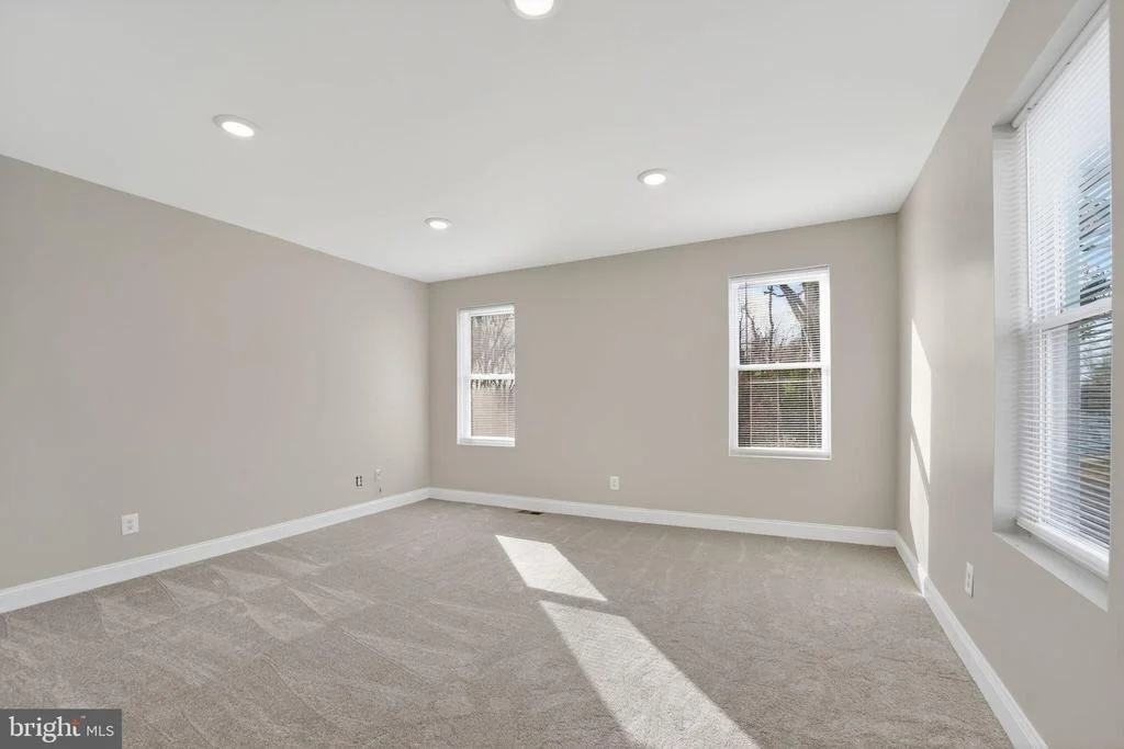Photo of 418 1ST AVENUE