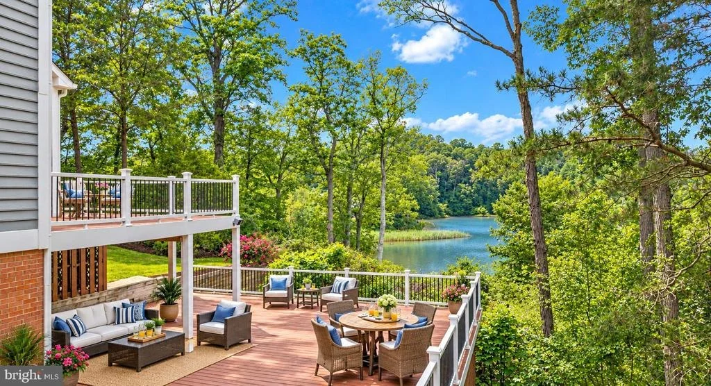 Photo of 575 LAUREL ROAD