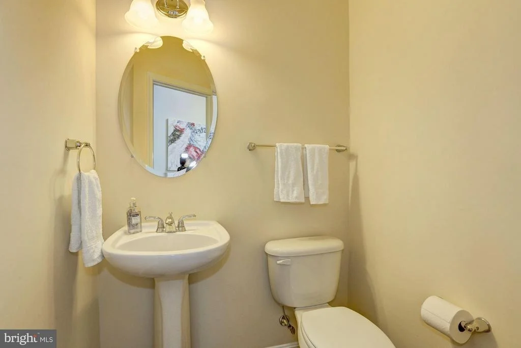 Photo of 2424 LONGFELLOW COURT