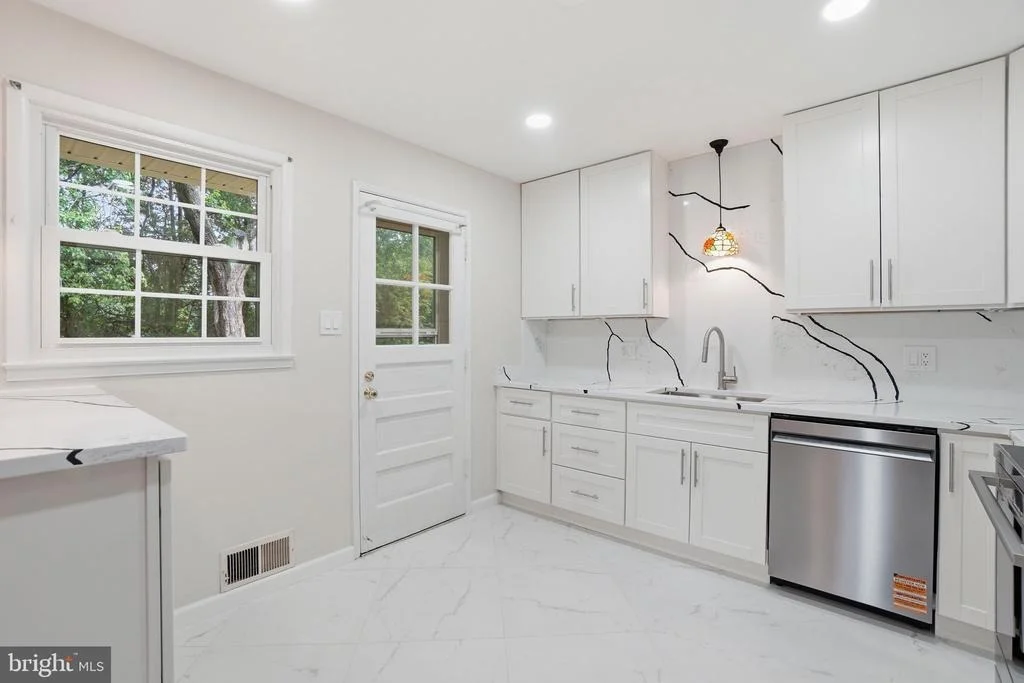 Photo of 5304 PILLOW LANE