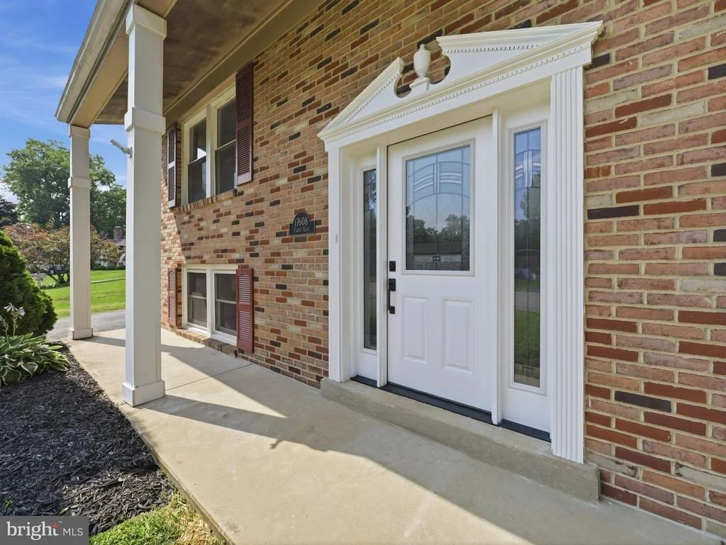 Photo of 17608 FOREST GLEN CIRCLE
