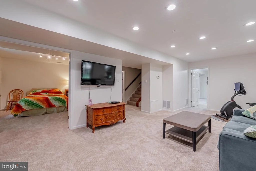 Photo of 10922 SHADOW LANE