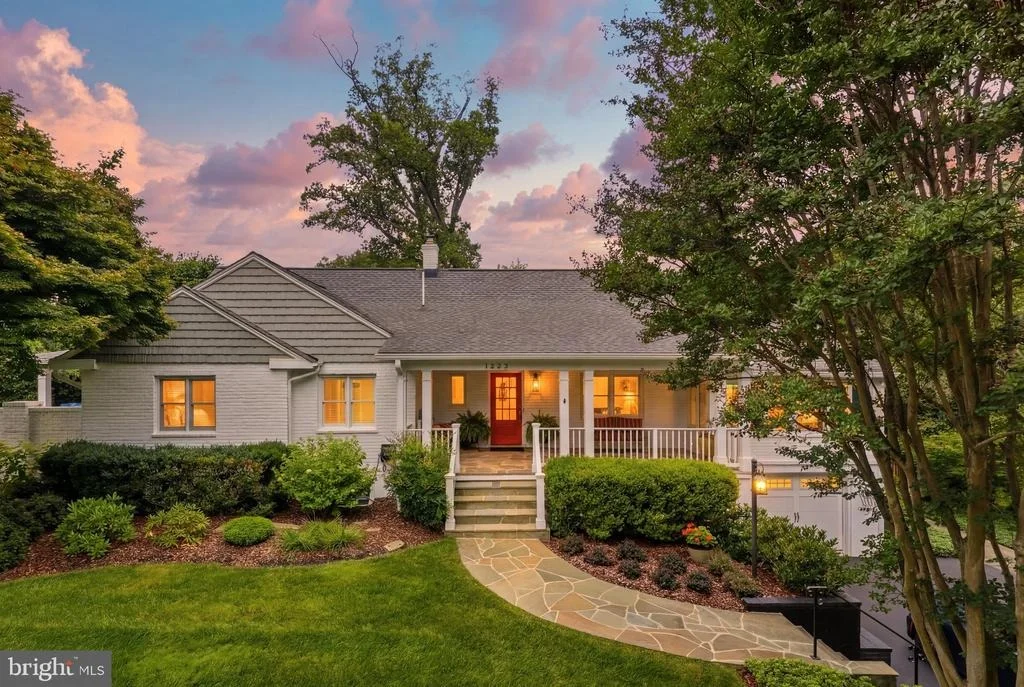 Photo of 1622 FOREST LANE