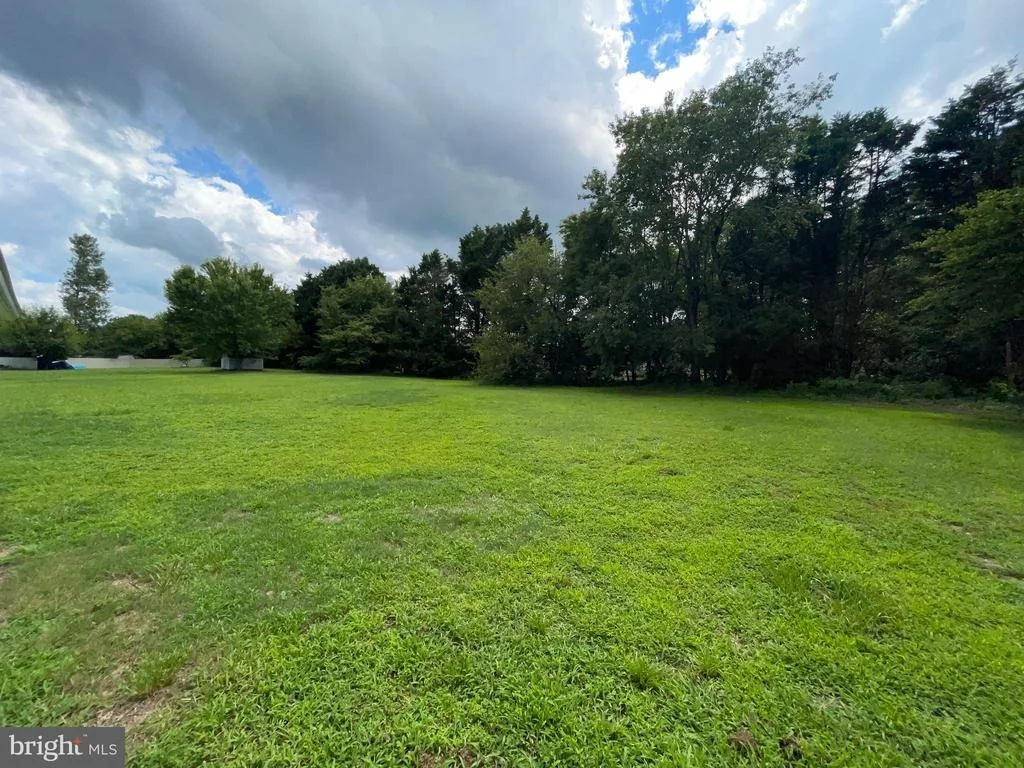 Photo of 28 CIRCLE DRIVE W