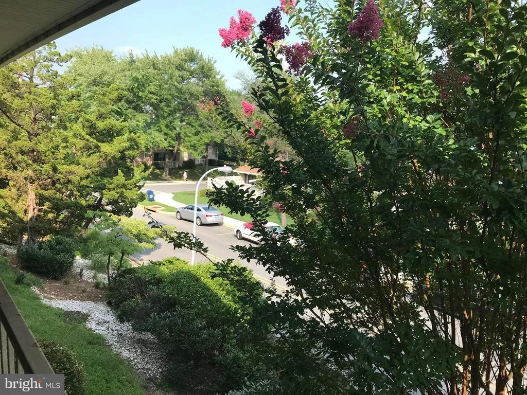 Photo of Unit 712D at 3362 GLENEAGLES DRIVE