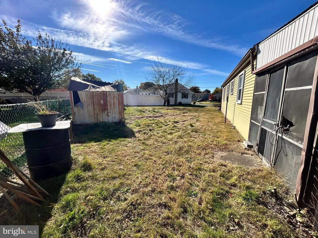Photo of 24 W LOIS DRIVE