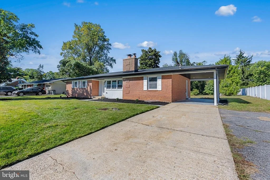 Photo of 305 RIVER BEND ROAD