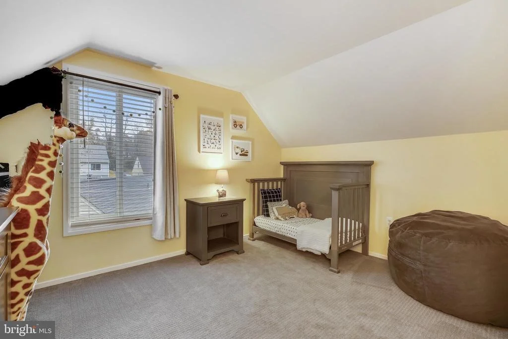 Photo of 10105 MEREDITH AVENUE