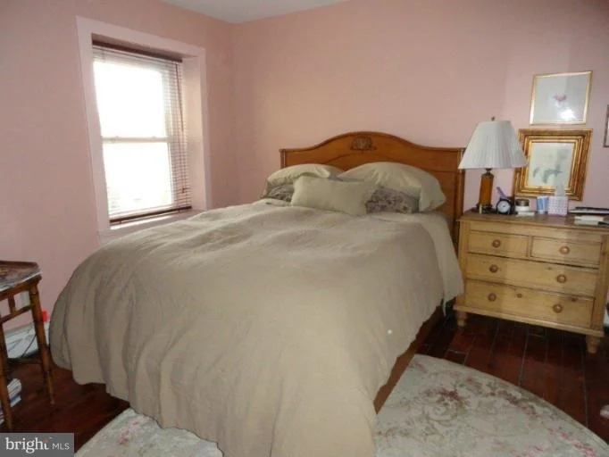 Photo of 718 BAY STREET
