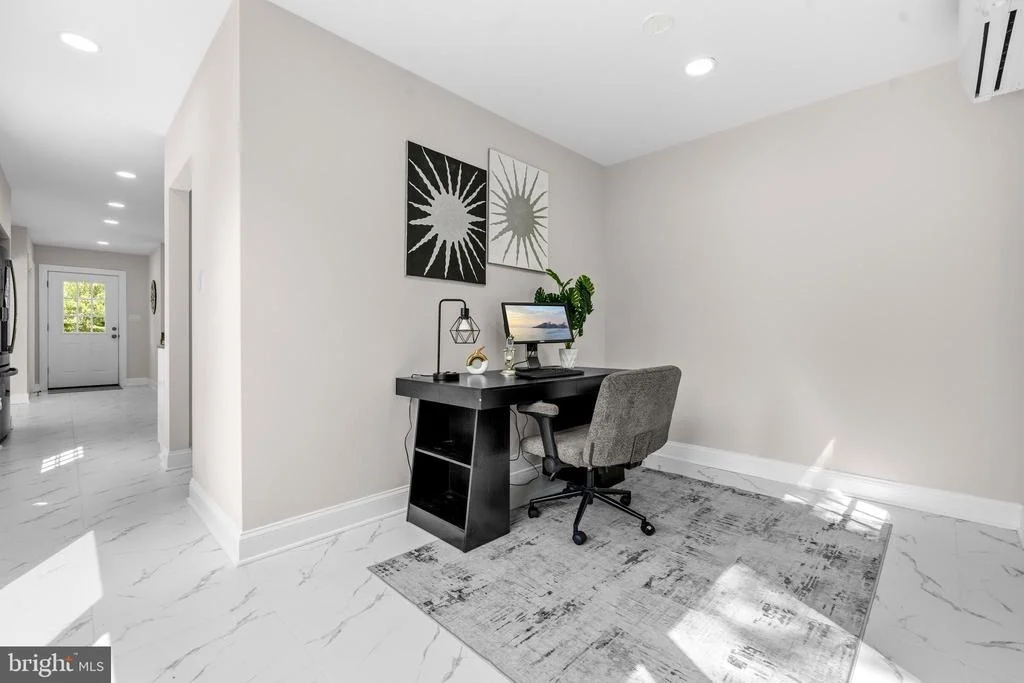 Photo of 9416 HOLBROOK LANE