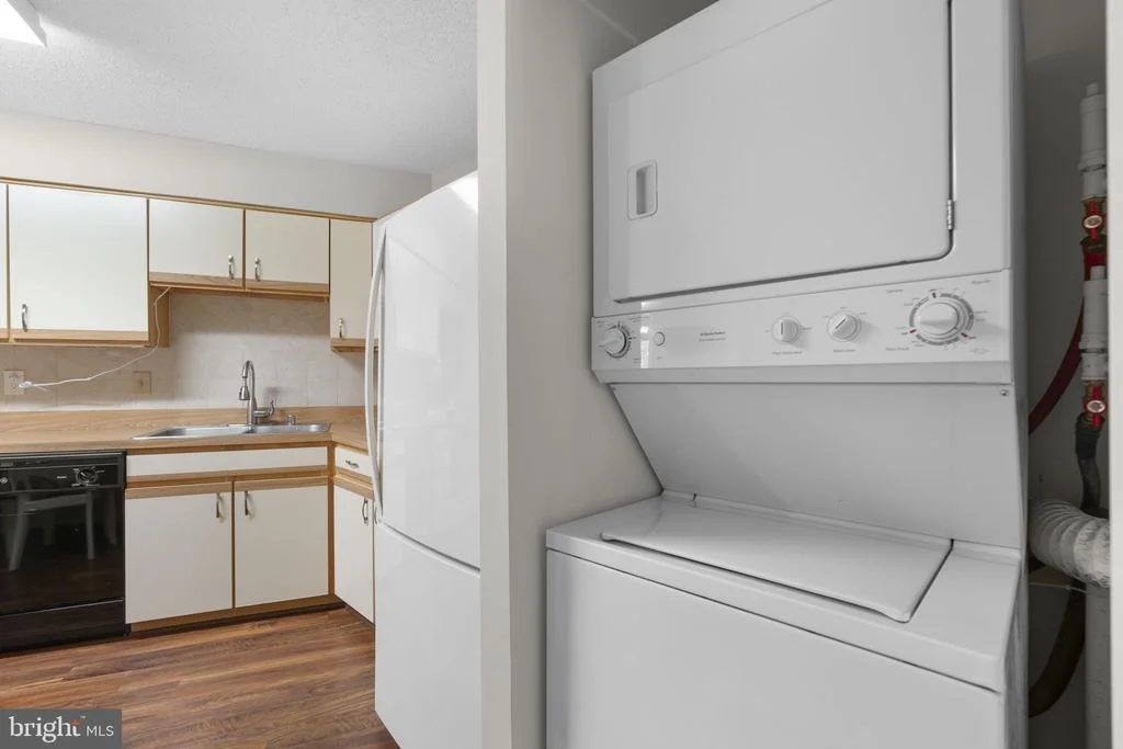 Photo of Unit 3204 at 15115 INTERLACHEN DRIVE