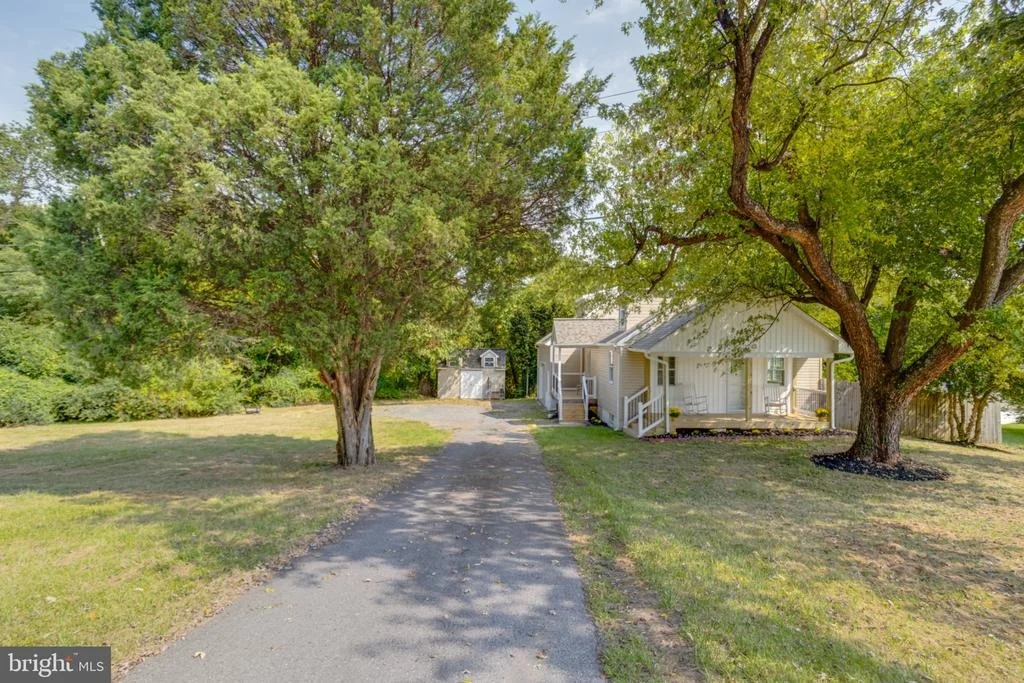 Photo of 2100 MOUNTAIN ROAD