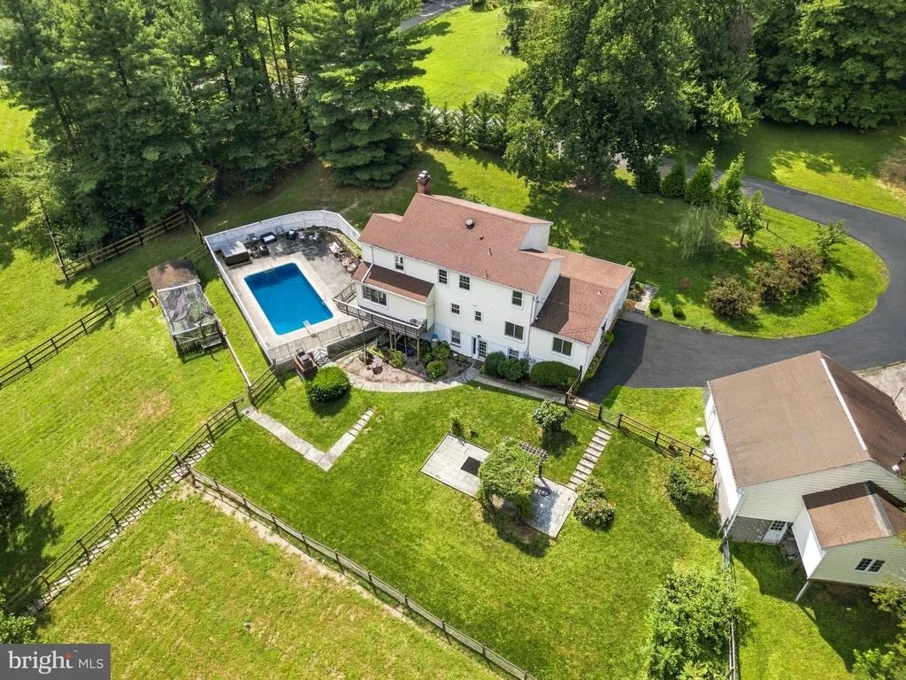Photo of 26135 VIEWLAND DRIVE