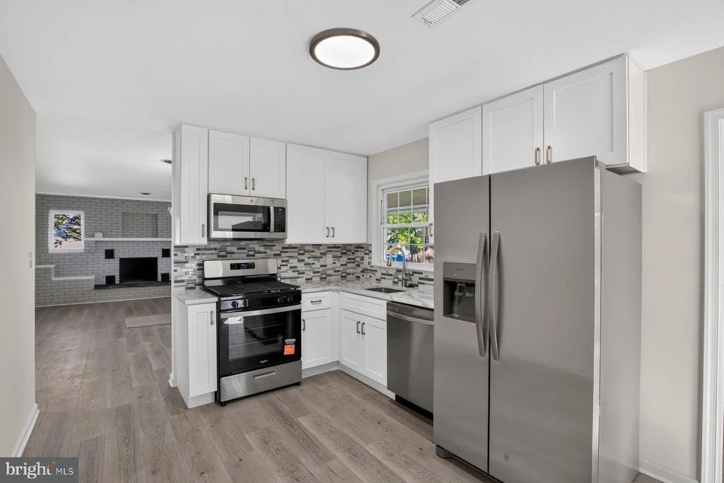Photo of 6204 AUTH ROAD