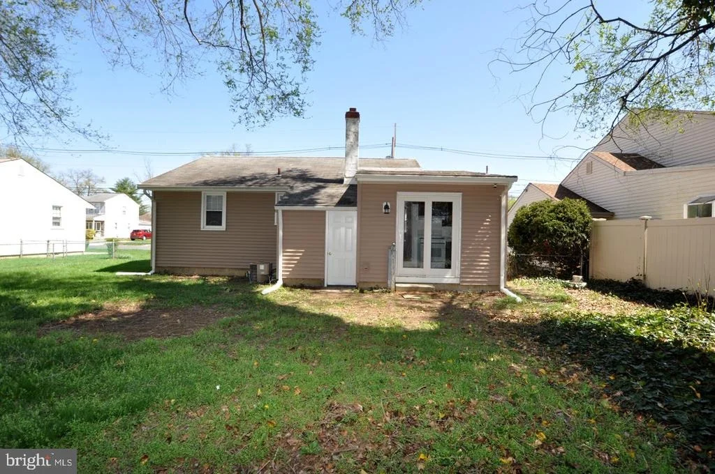 Photo of 432 N COLES AVENUE