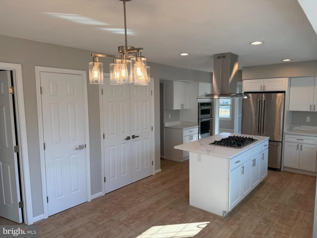 Photo of 6111 RICHMANOR TERRACE