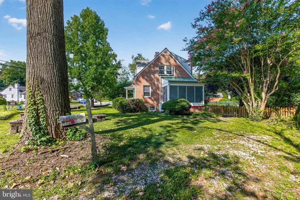 Photo of 9802 FOREST GROVE DRIVE