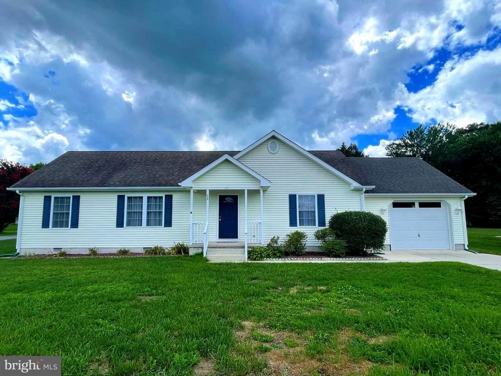 Photo of 28 CIRCLE DRIVE W
