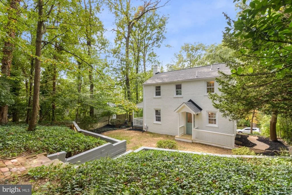 Photo of 8713 READING ROAD