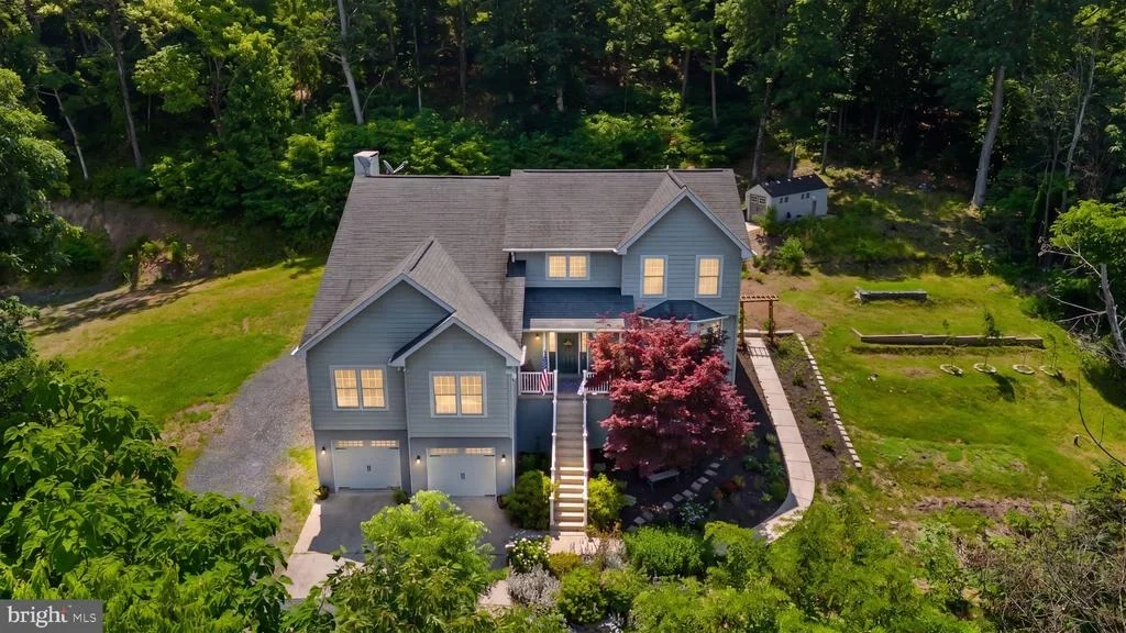 Photo of 208 MARKHAM FARM ROAD