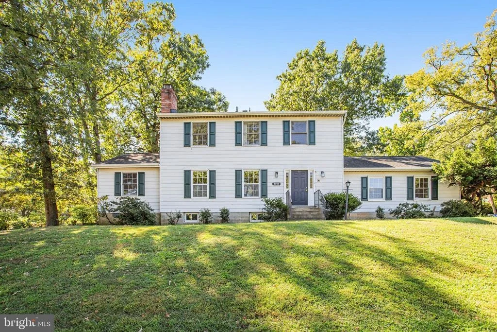 Photo of 6935 PINEWAY