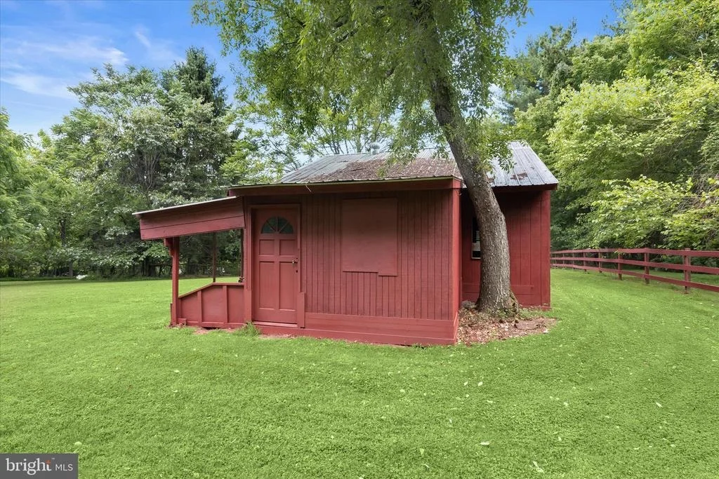 Photo of 2319 BRADDOCK ROAD