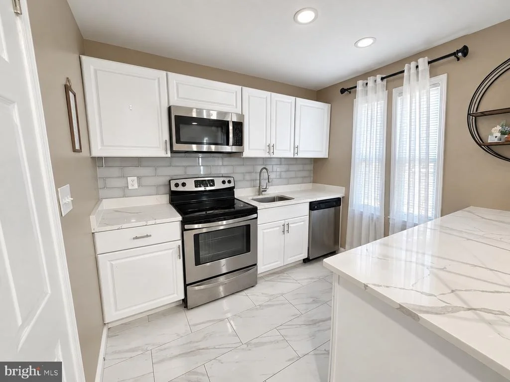 Photo of 6809 LOU LANE