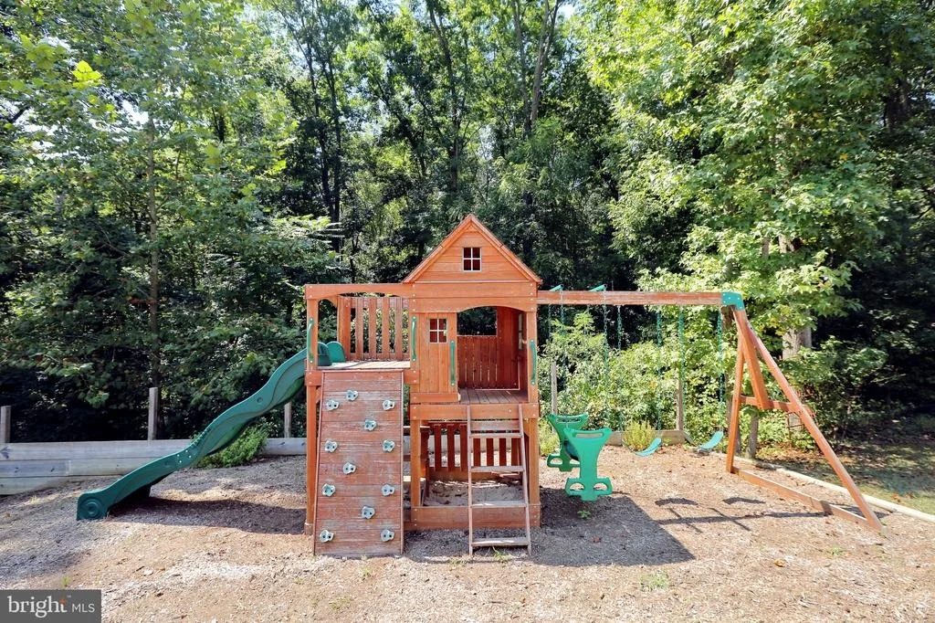 Photo of 8365 WARREN DRIVE