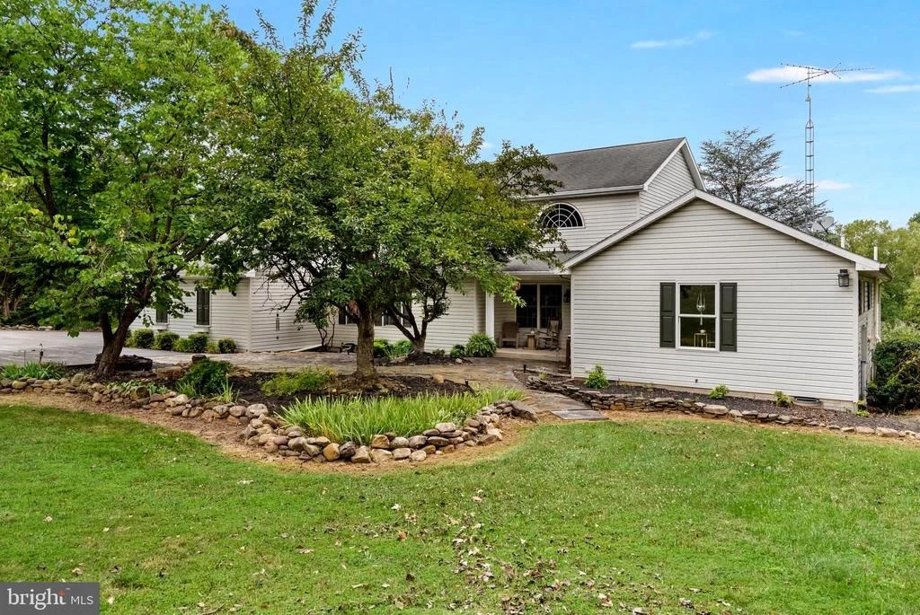Photo of 955 STAYMAN DRIVE