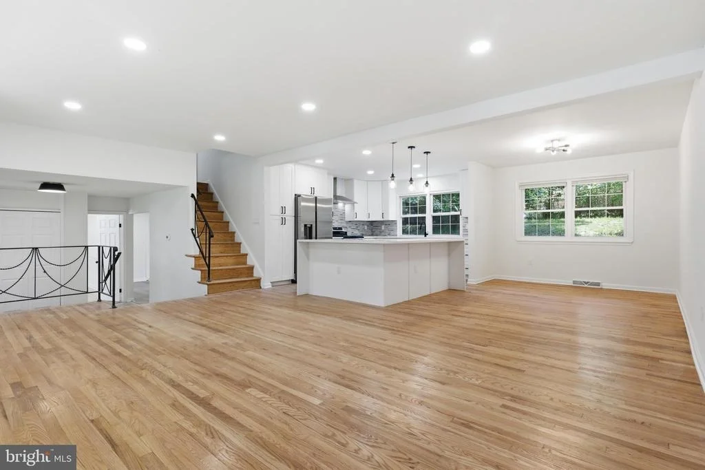 Photo of 716 CALVERT LANE