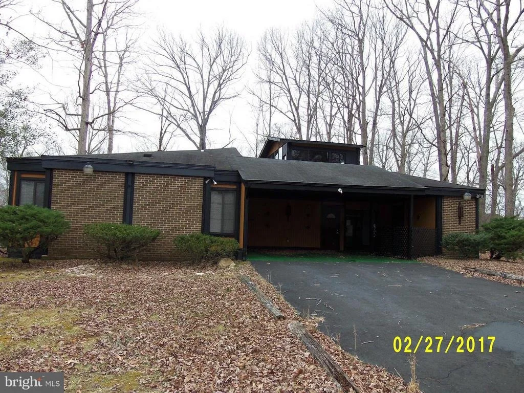 Photo of 6221 OCCOQUAN FOREST DRIVE