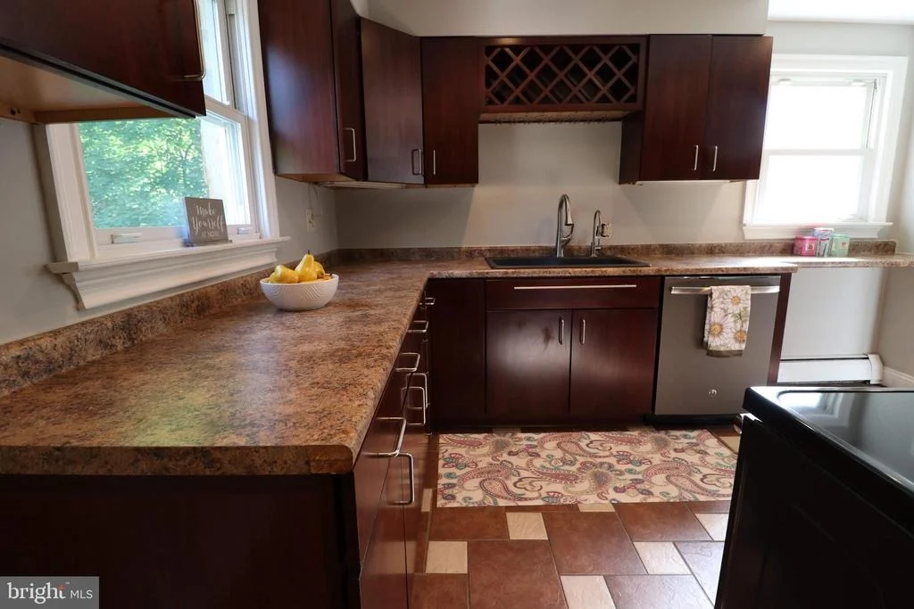 Photo of 708 N WARFIELD DRIVE