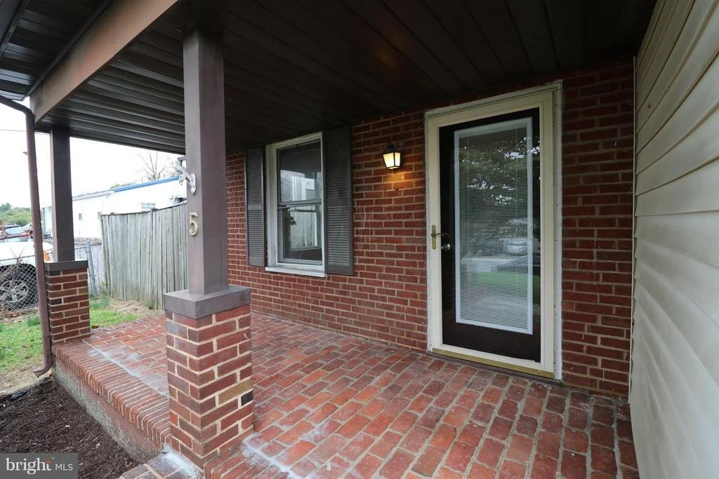 Photo of 5 KING AVENUE