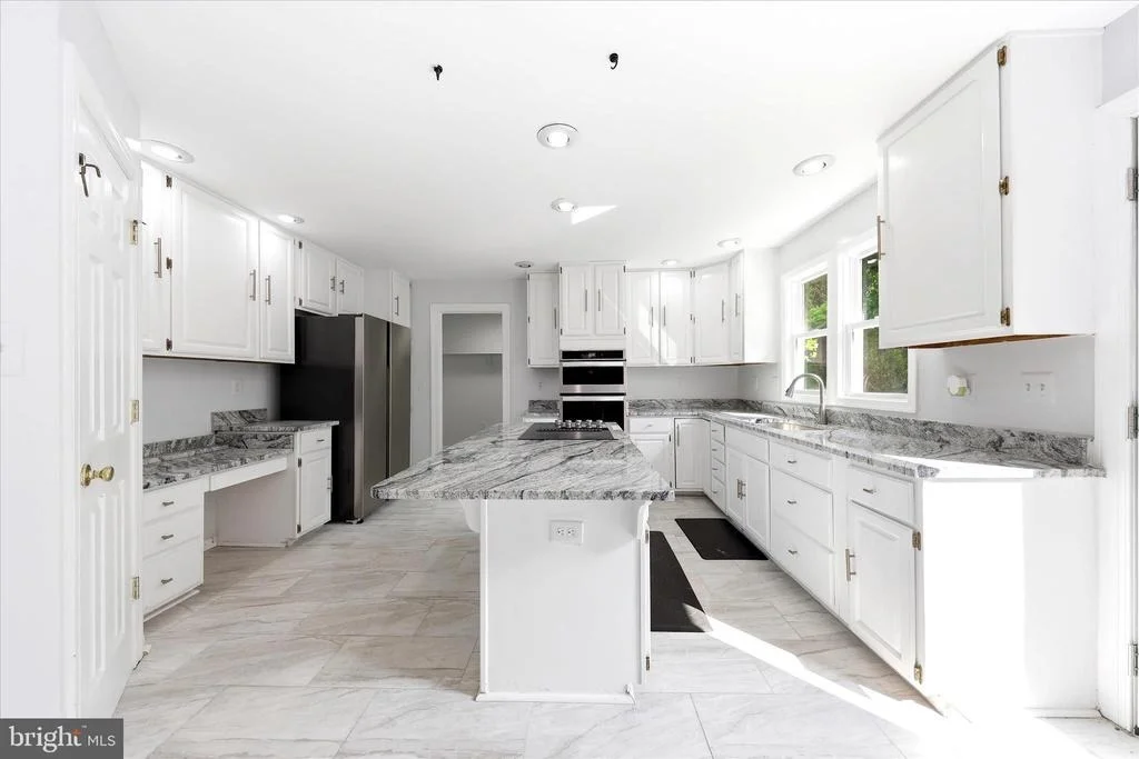 Photo of 6135 FIELDCREST COURT