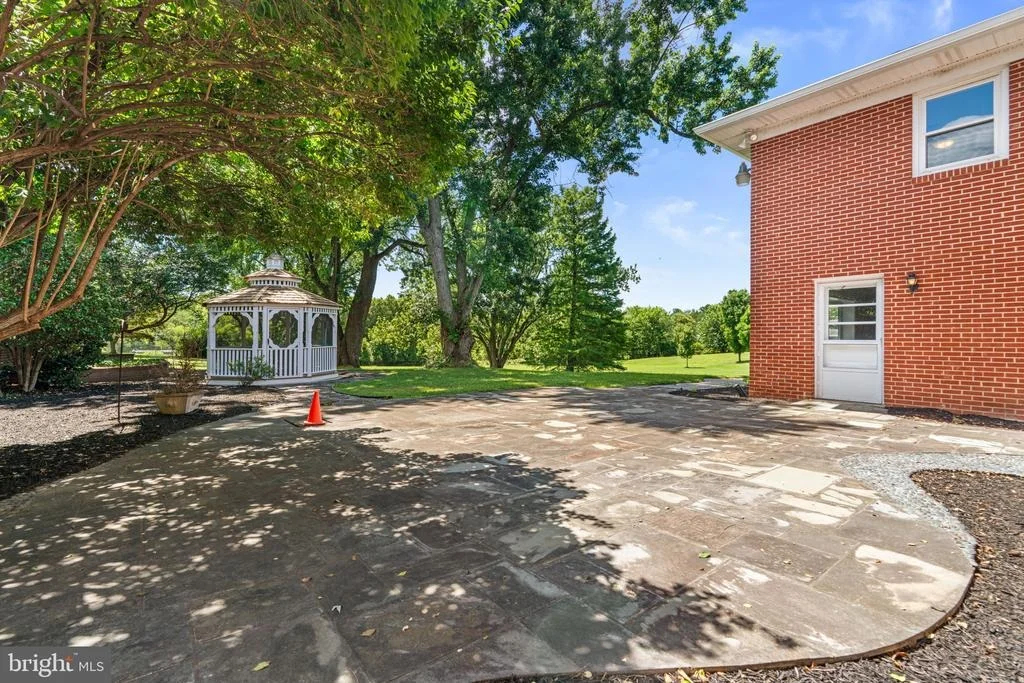 Photo of 18015 MUNCASTER ROAD