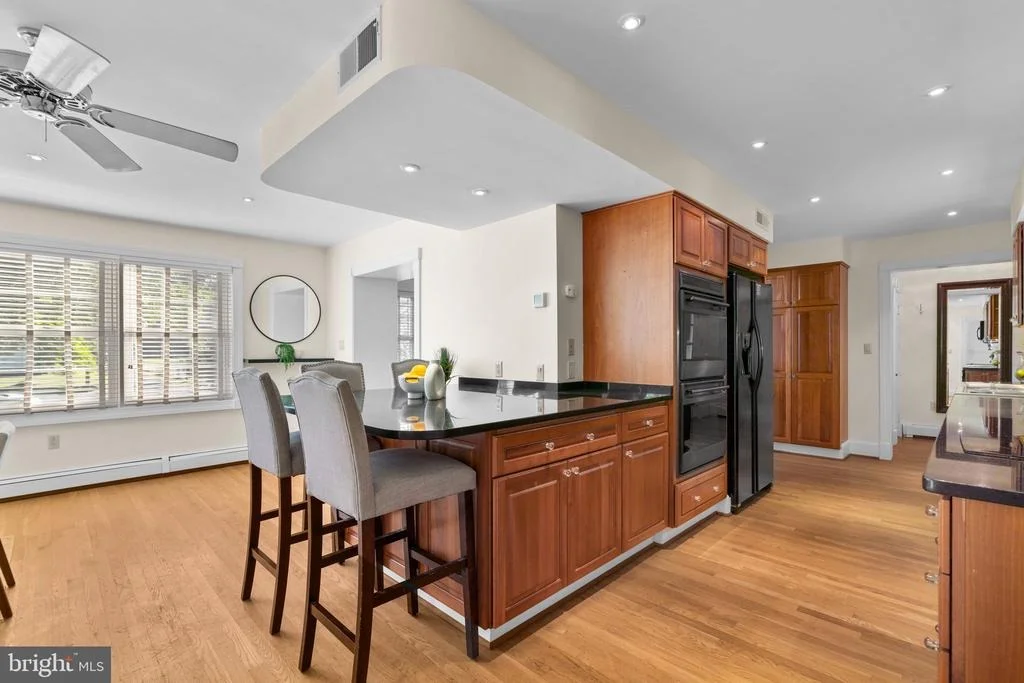 Photo of 7908 BROOKLYN BRIDGE ROAD