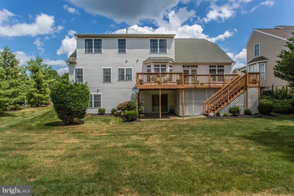 Photo of 2562 BEAR DEN ROAD