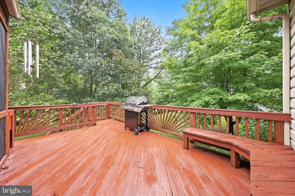 Photo of 9005 SHADYBROOK DRIVE