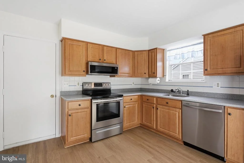 Photo of 5661 CRABAPPLE DRIVE