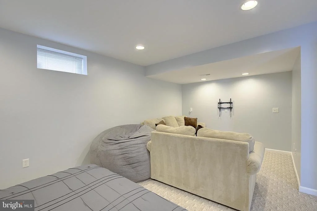 Photo of 2424 VALLEY BROOK LANE