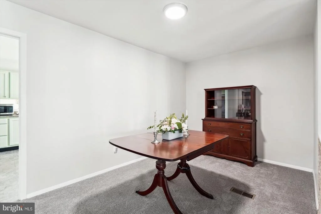 Photo of 12200 ROUND TREE LANE