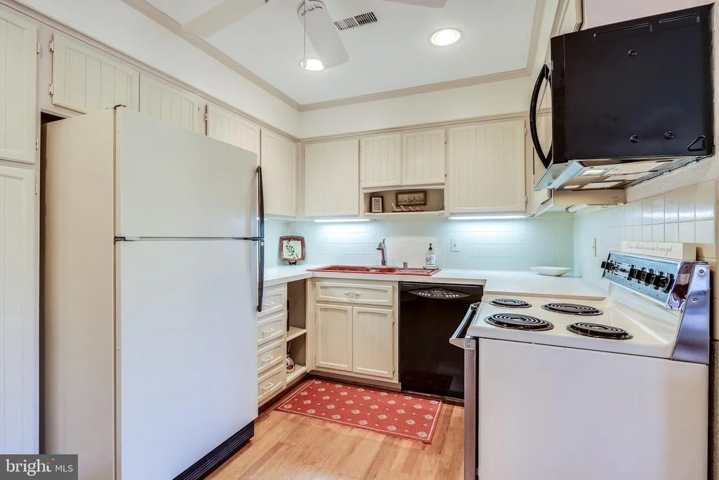 Photo of Unit 4 at 10077 WINDSTREAM DRIVE