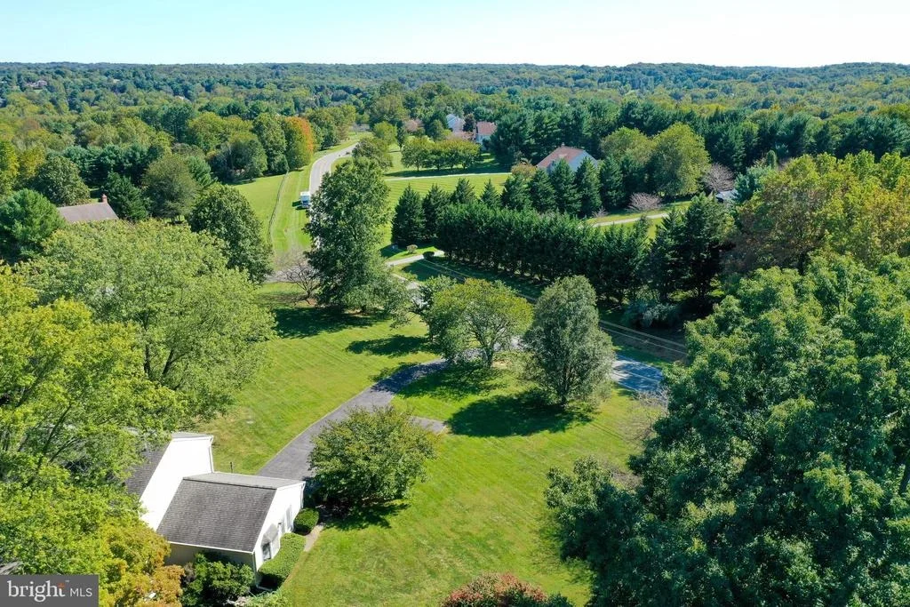 Photo of 9301 HUNTMASTER ROAD