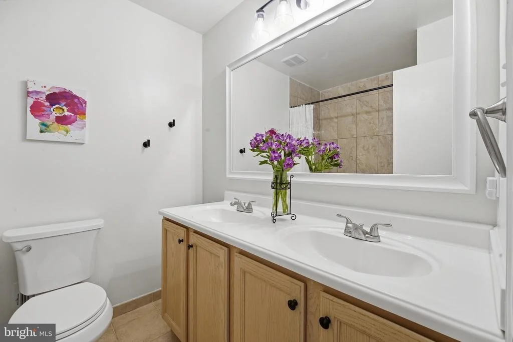 Photo of 15108 CENTERGATE DRIVE