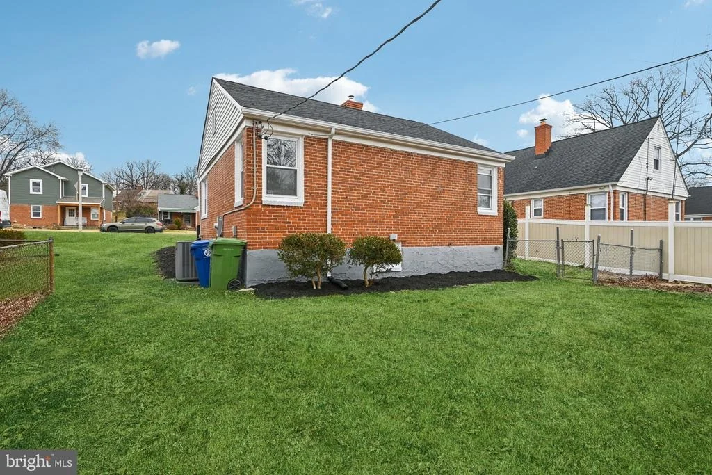 Photo of 4902 GILRAY DRIVE