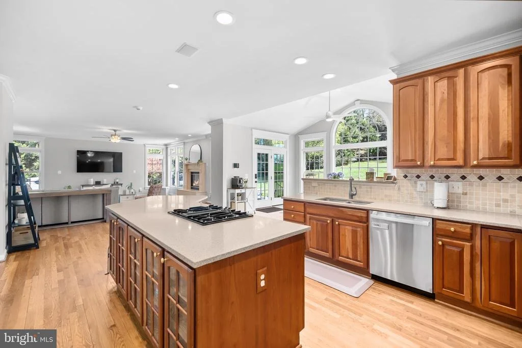 Photo of 6909 TANGLEWOOD DRIVE