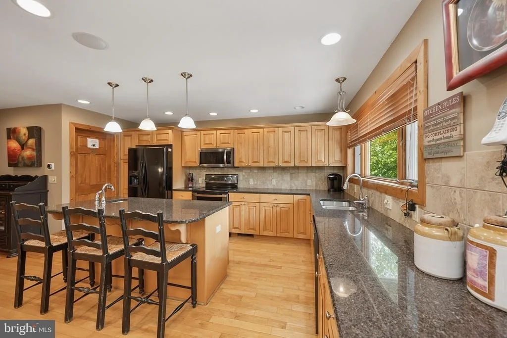 Photo of 250 LAKE POINTE DRIVE