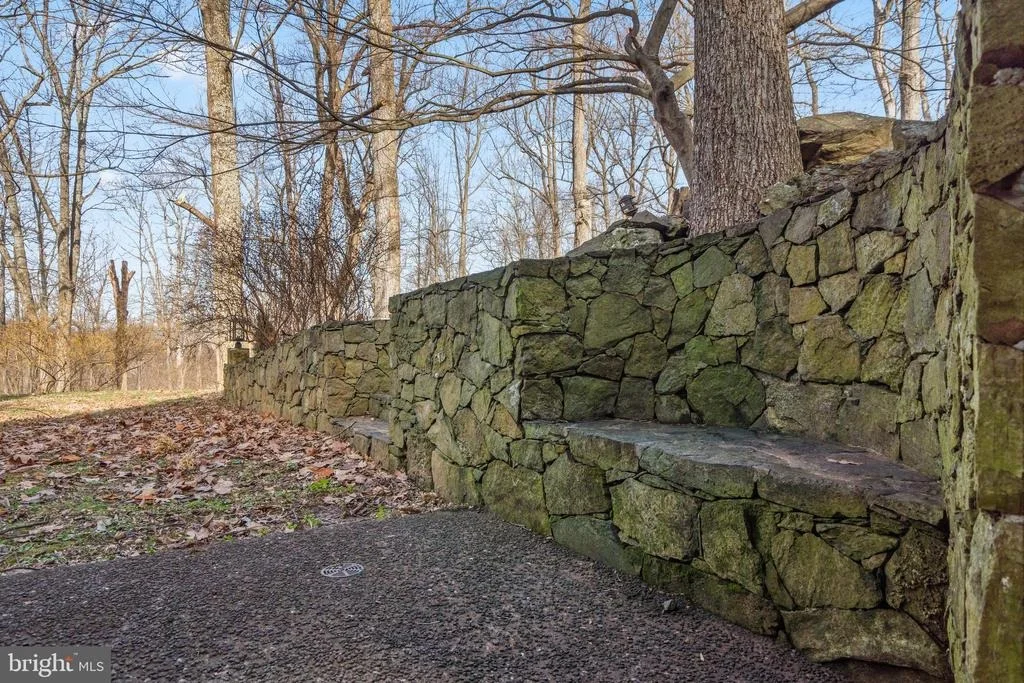 Photo of 17641 RAVEN ROCKS ROAD